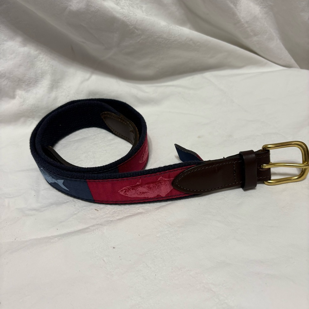 Vineyard Vines Stylish Multicolor Fish Belt with Gold Buckle - Picture 1 of 7